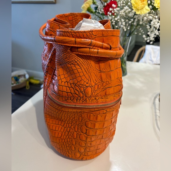 Brahmin Dee Dee Croc Leather Bucket Shoulder Bag - Picture 4 of 10